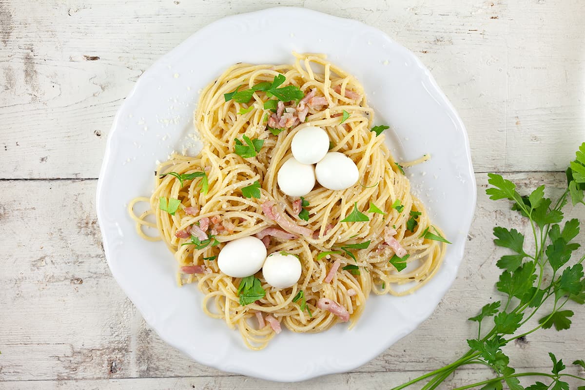 Pasta bird's nest with quail eggs