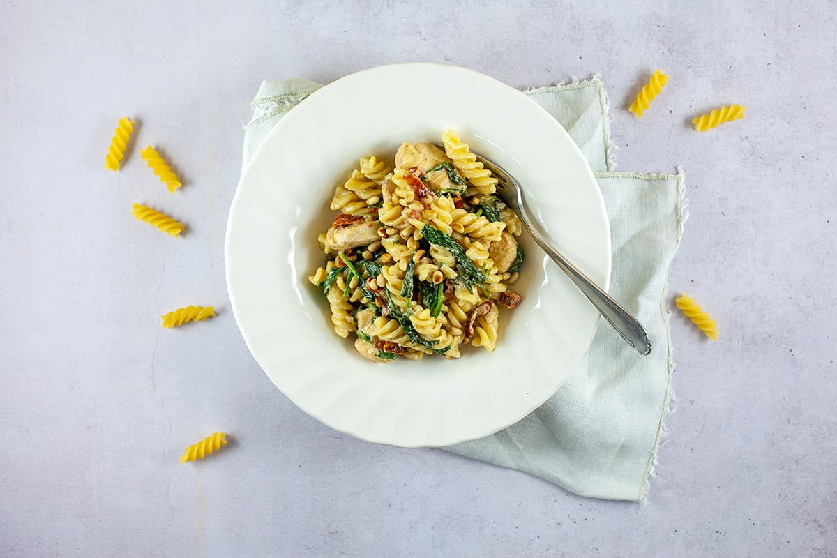 Creamy chicken spinach pasta