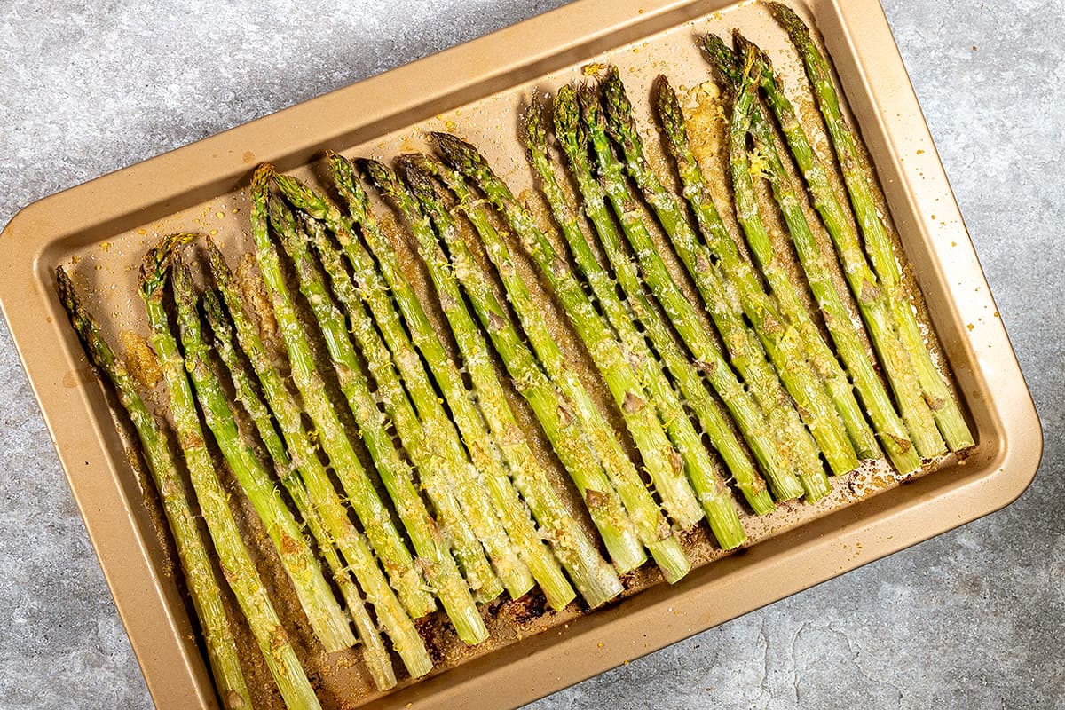 Oven-roasted asparagus - a simple side dish