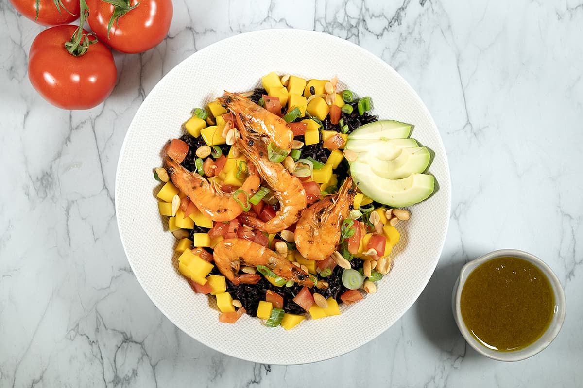 Shrimp, black rice and mango salad - with extra garlic