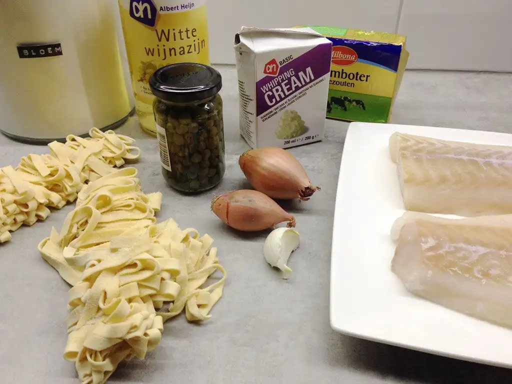 Cod with creamy caper sauce ingredients
