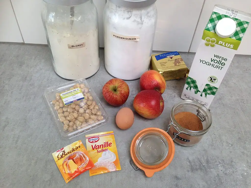 Turkish apple cookies - Kurabiye elmali ingredients