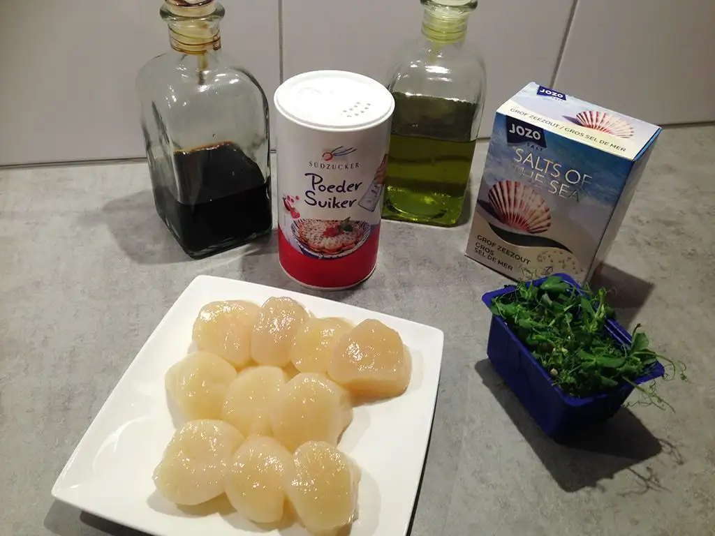 Scallops with balsamic caramel ingredients