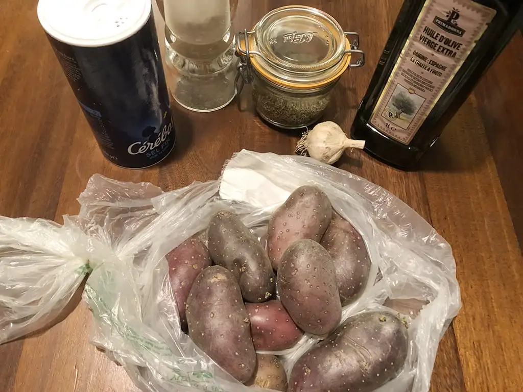 Oven baked garlic Roseval potatoes ingredients