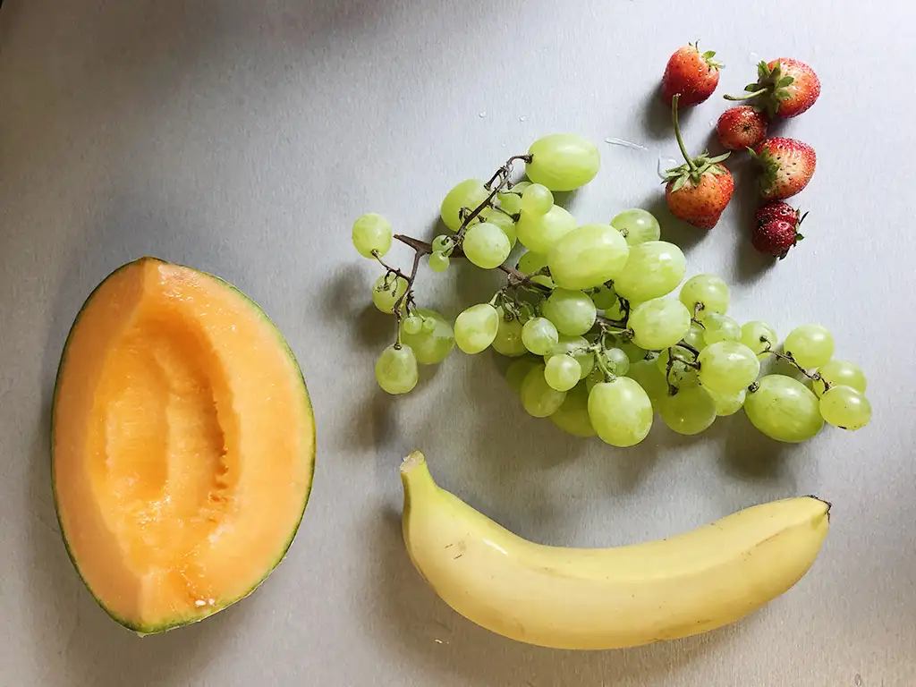 Fruit skewers ingredients