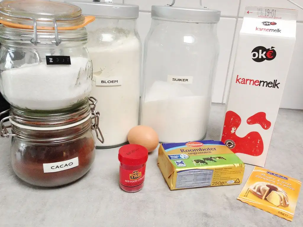 Red velvet madeleines ingredients