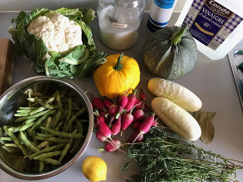 Sweet and sour pickled vegetables ingredients