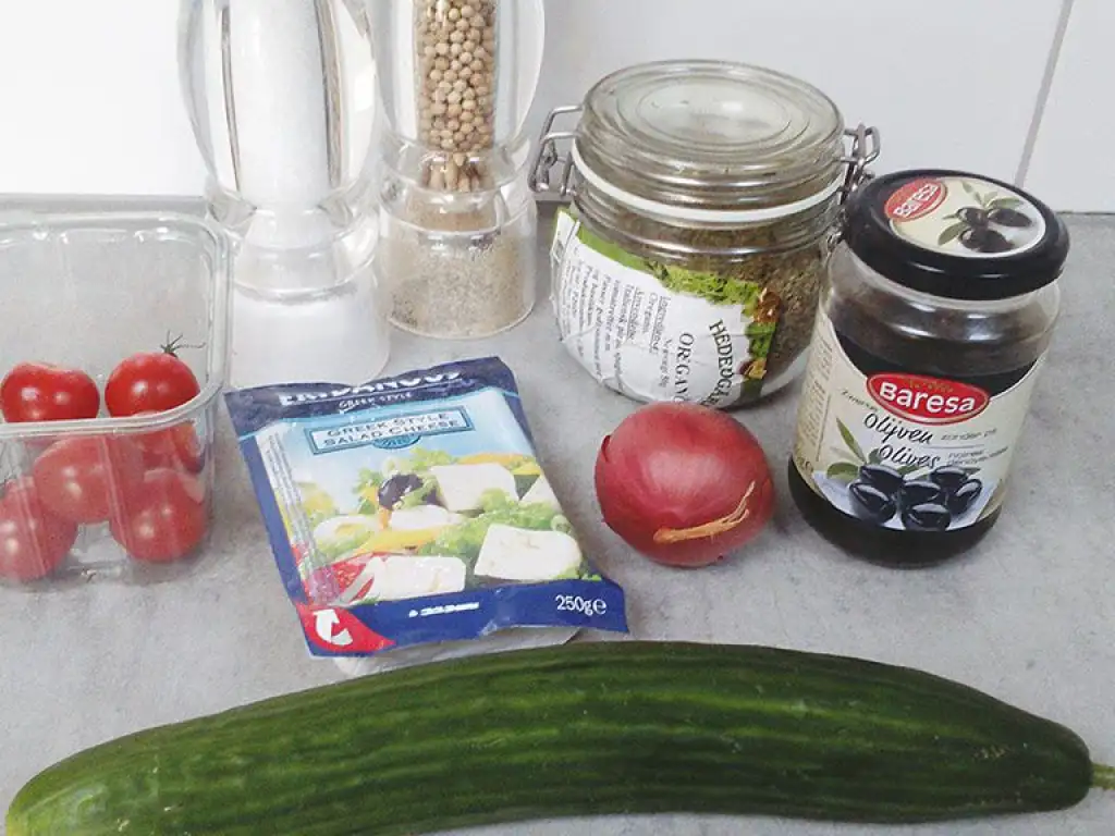 Greek salad ingredients
