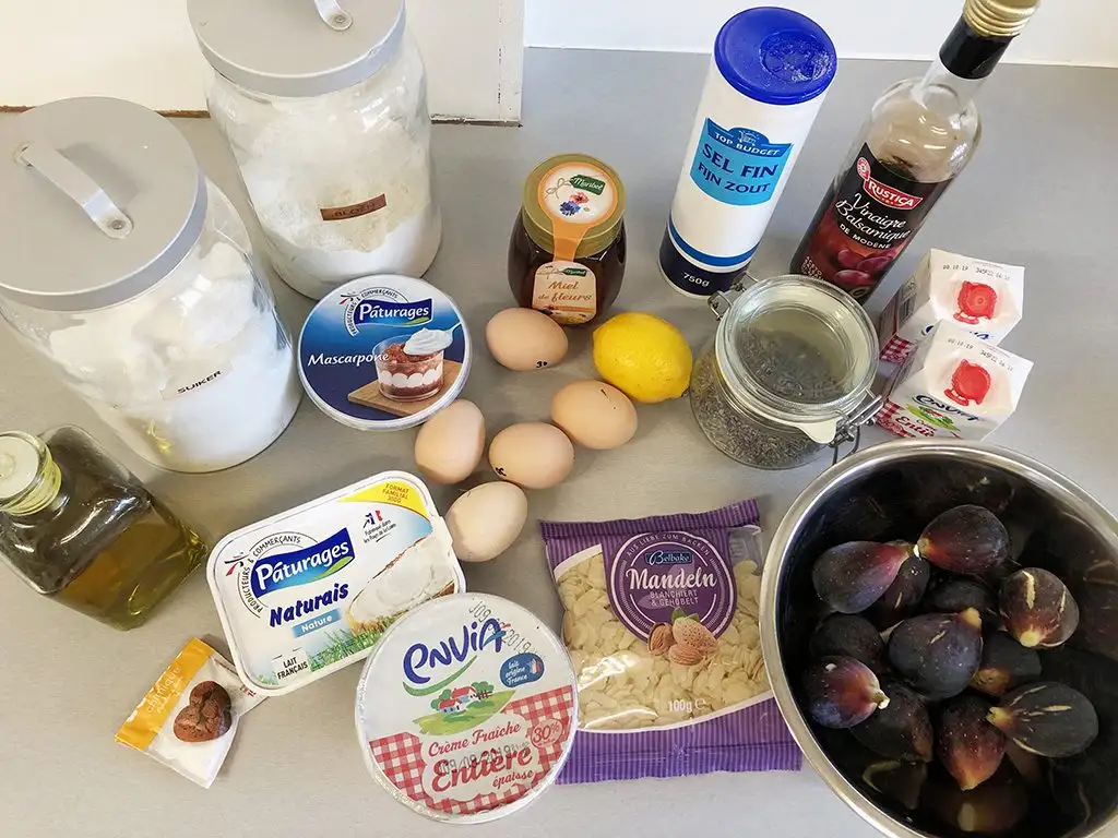 Olive oil cake with mascarpone and figs ingredients