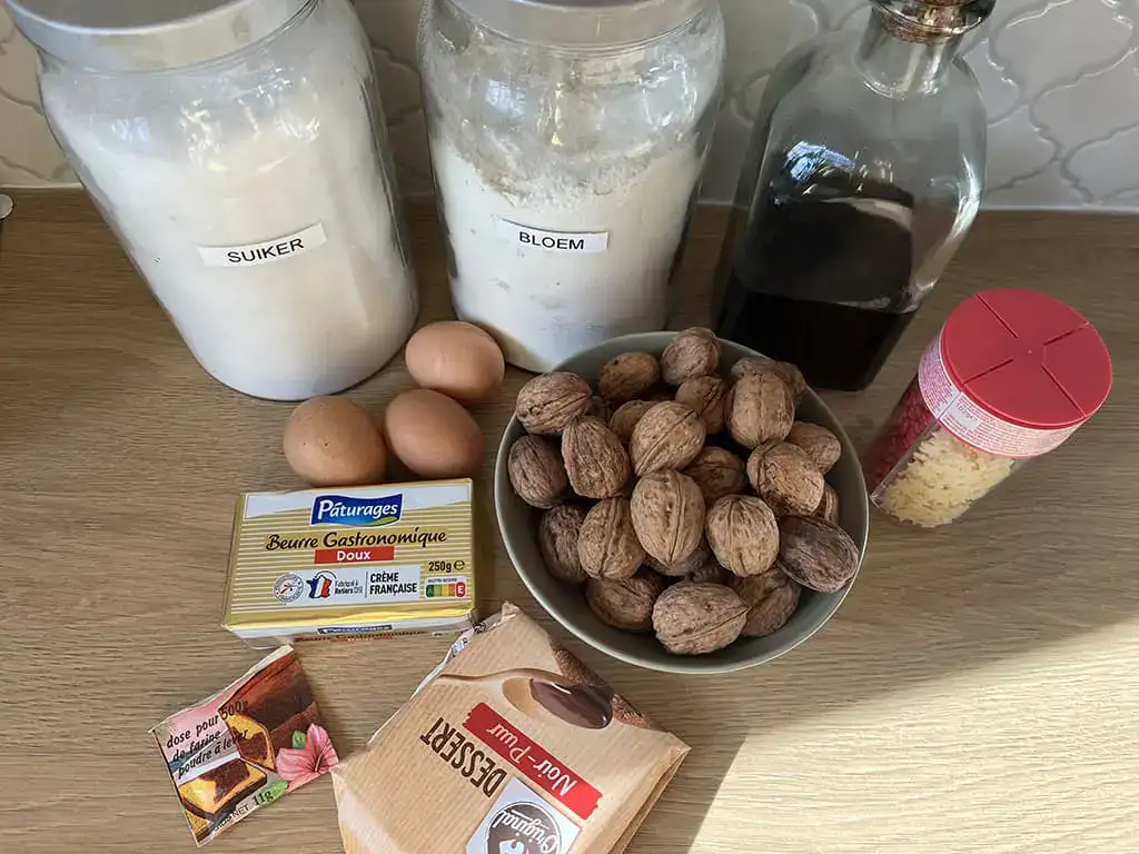 Walnut cake with walnut liqueur ingredients