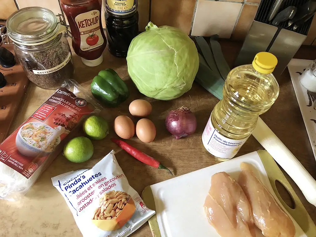 Pad thai ingredients