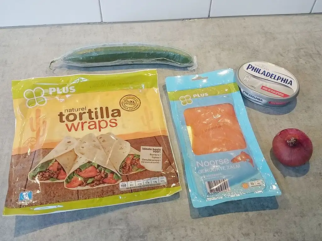 Smoked salmon wraps ingredients