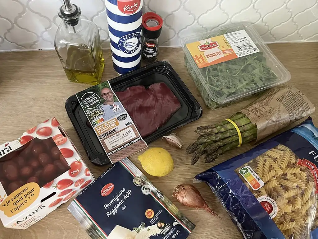 Beef and asparagus pasta ingredients