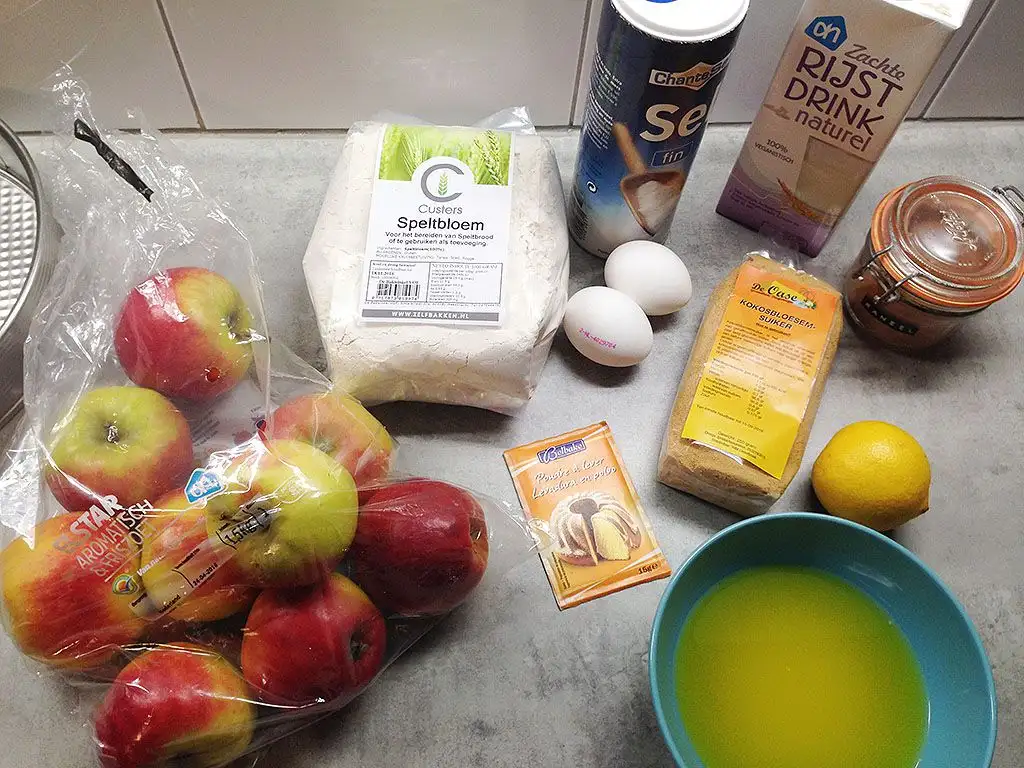 Apple crumble pie (dairy + refined sugar free) ingredients