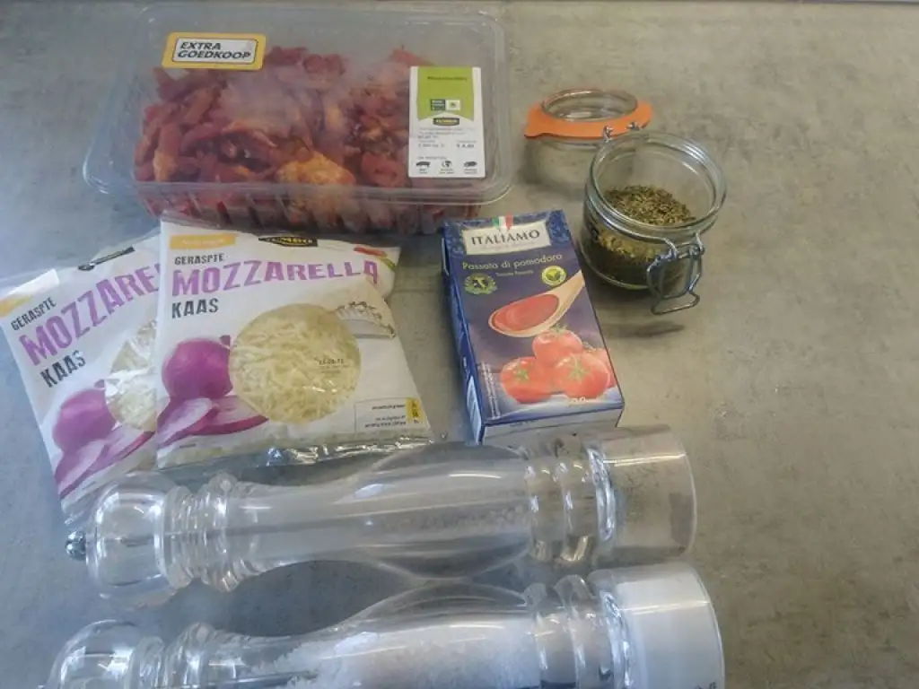 Pizza shawarma with garlic sauce ingredients