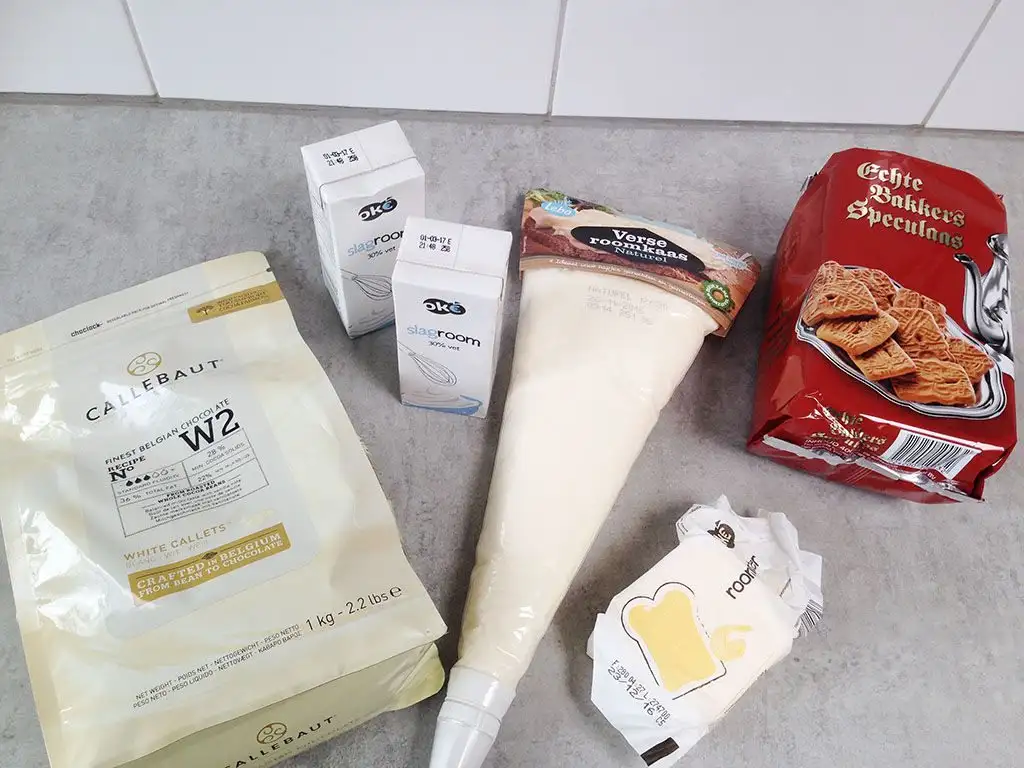 White chocolate cheesecake with ginger cookies ingredients