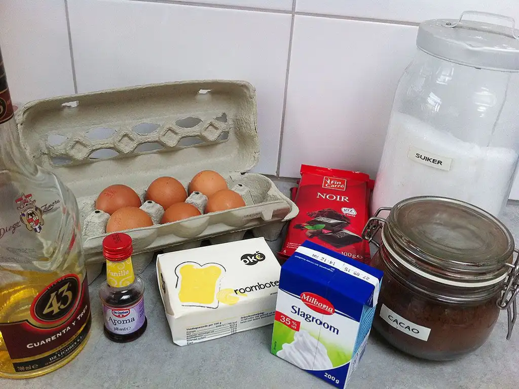Gluten-free dark chocolate cake ingredients