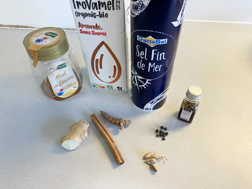 Golden milk (simple recipe) ingredients