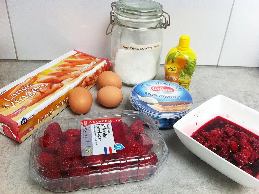 Raspberry tiramisu ingredients