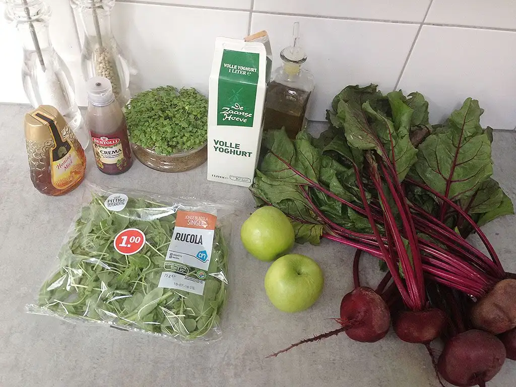 Green apple and beetroot carpaccio ingredients