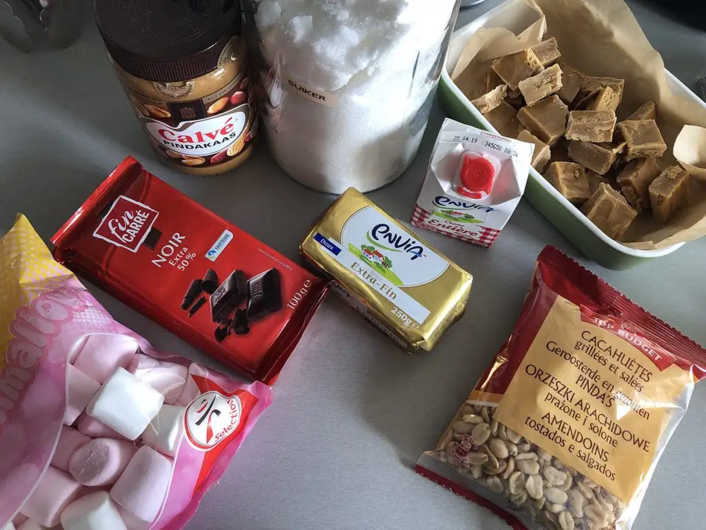 Homemade snickers ingredients