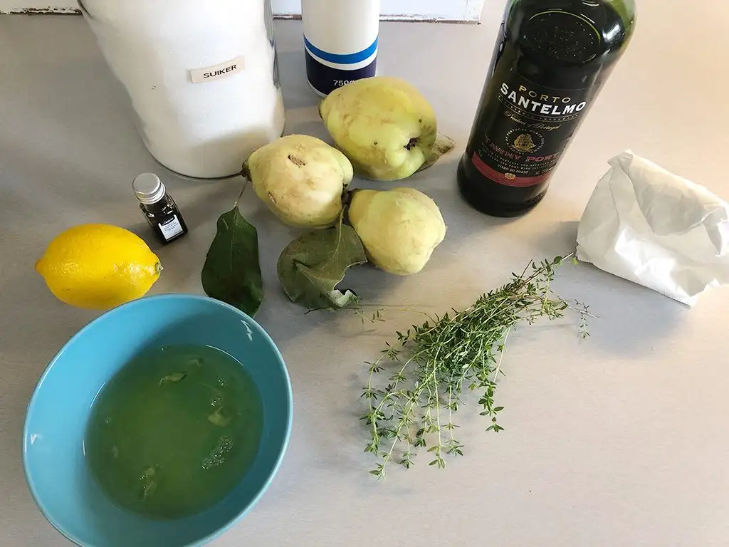 Quince and red port pavlova ingredients
