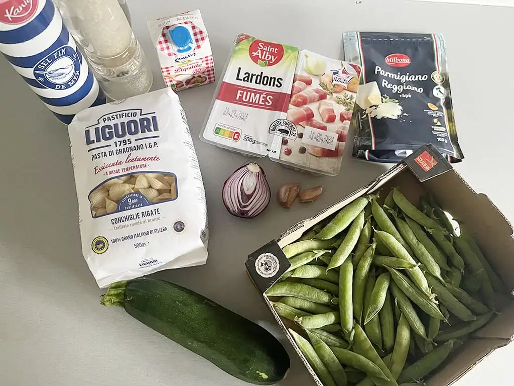 Creamy pasta with peas ingredients