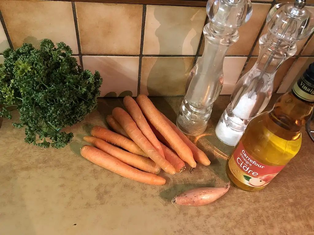 Carrot salad ingredients