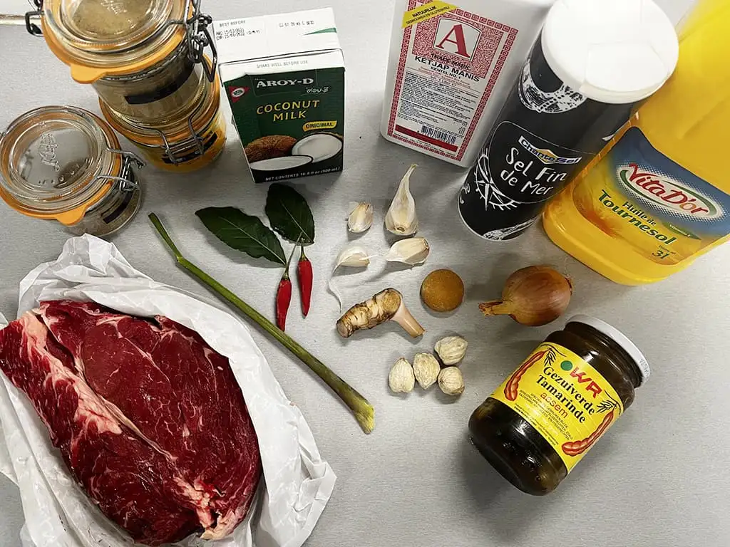 Daging Roedjak (Indonesian beef stew) ingredients