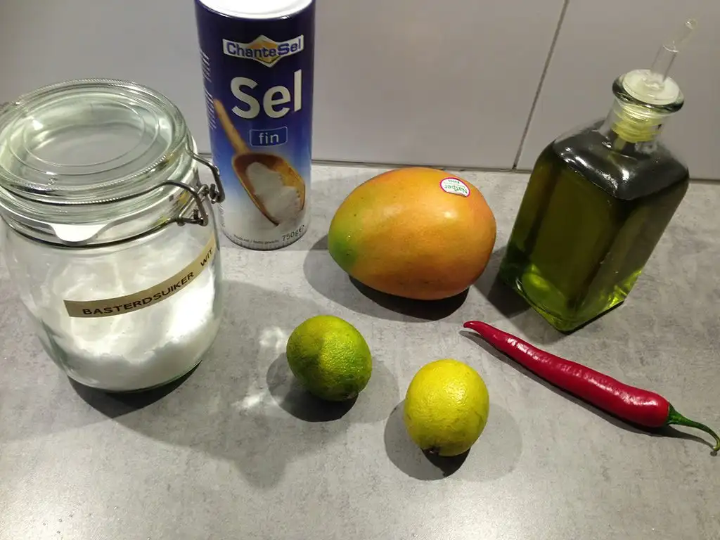 Spicy mango salad ingredients