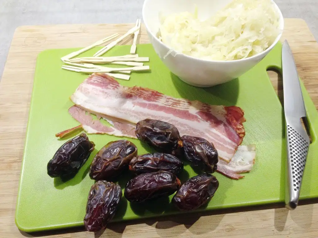 Devils on horseback (stuffed dates wrapped in bacon) ingredients