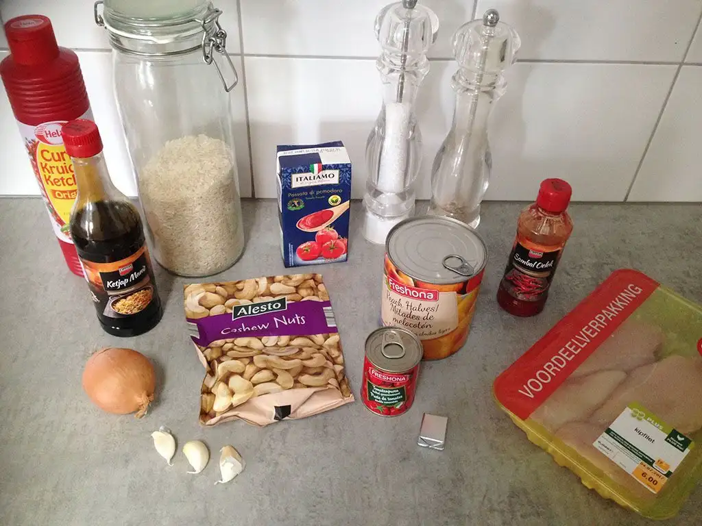 Chicken pilaf with peaches ingredients