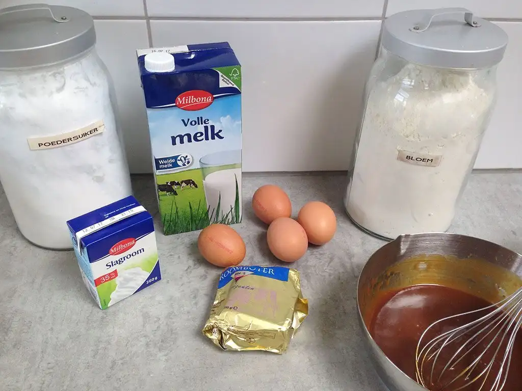 Whipped cream and sea salt caramel puffs ingredients