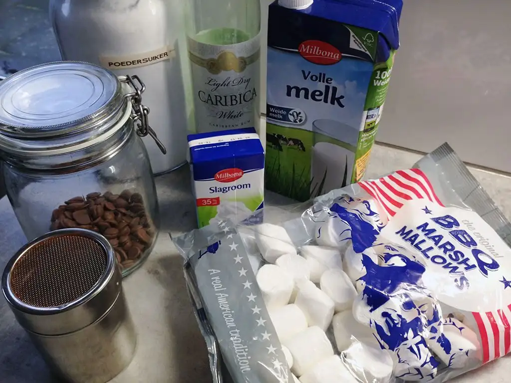 Hot chocolate with rum and marshmallows ingredients