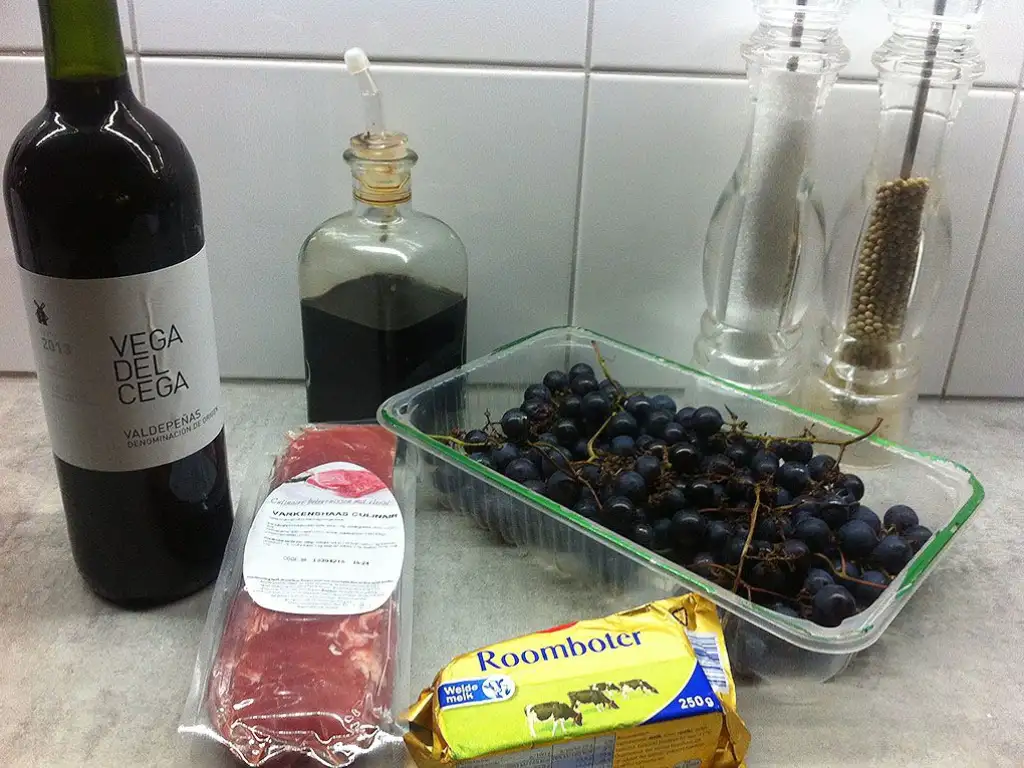 Seared pork tenderloin with roasted grapes ingredients
