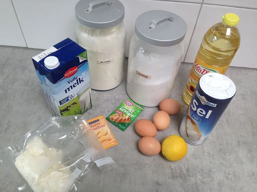 Branzoaice (Romanian lemon pastries) ingredients