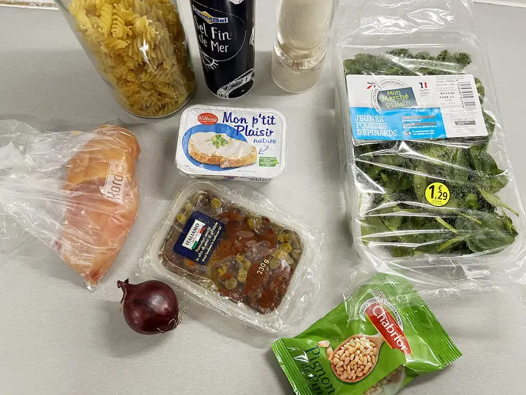 Creamy chicken spinach pasta ingredients