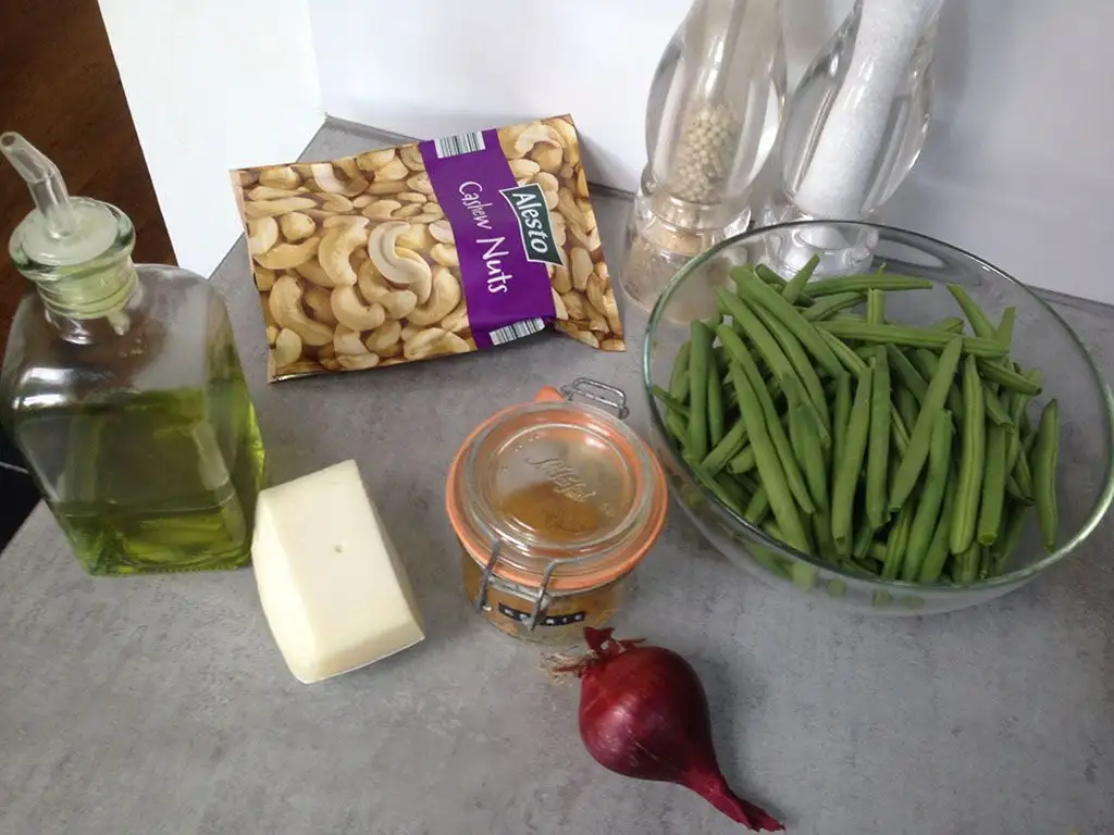 Curried green beans with cashews ingredients