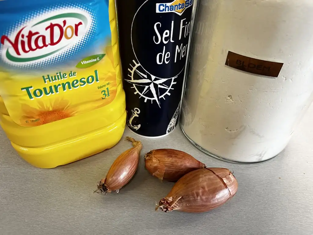 Homemade fried onions ingredients