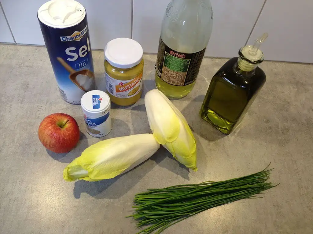Easy chicory and apple salad ingredients