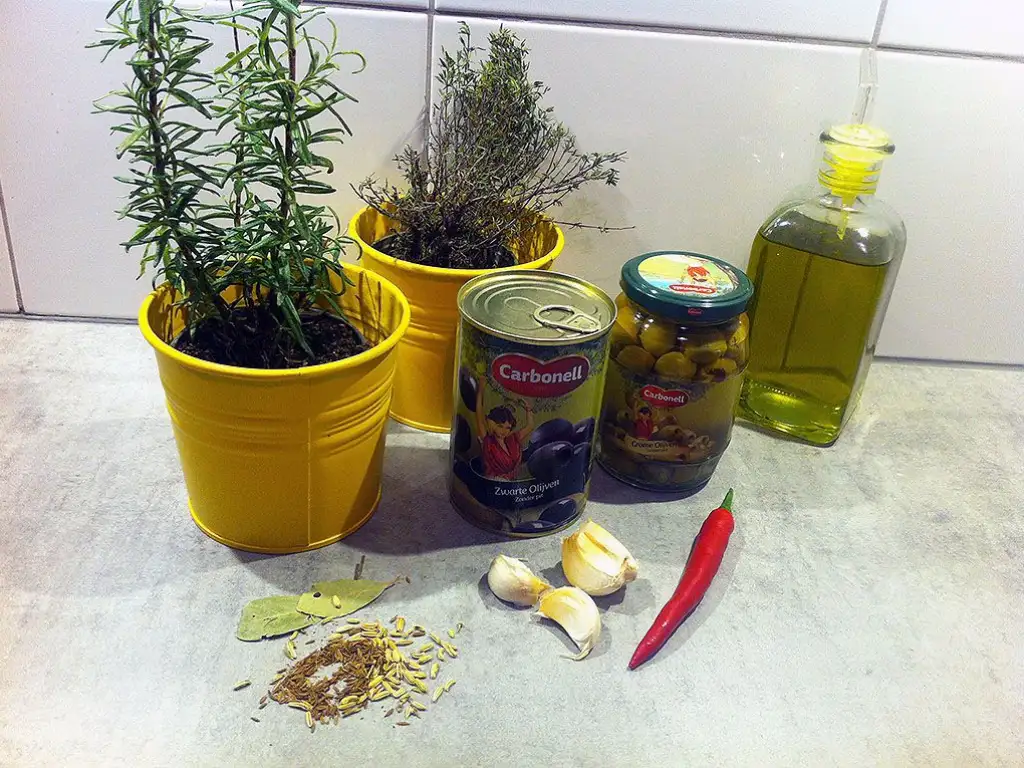 Overnight marinated olives ingredients