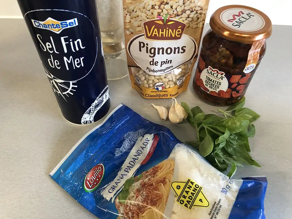 Red pesto ingredients