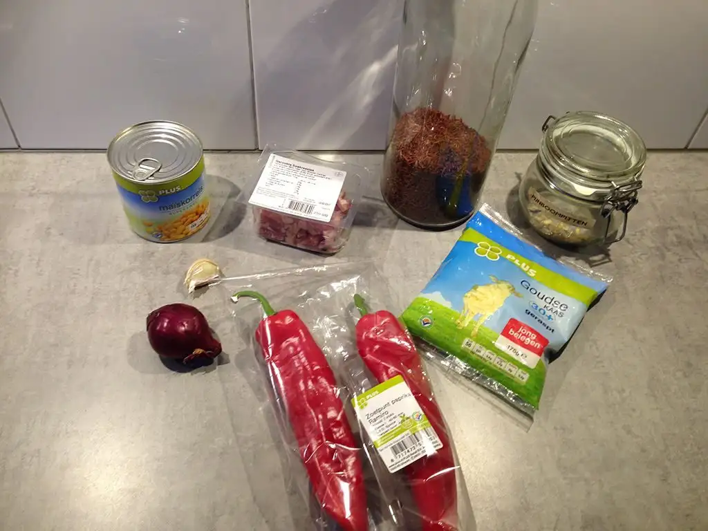 Stuffed pointed peppers with red rice and bacon ingredients