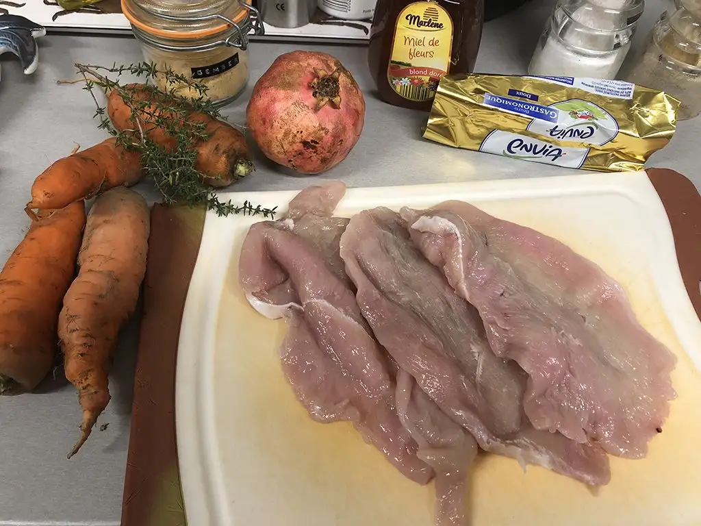 Turkey rolls with pomegranate and carrot ingredients