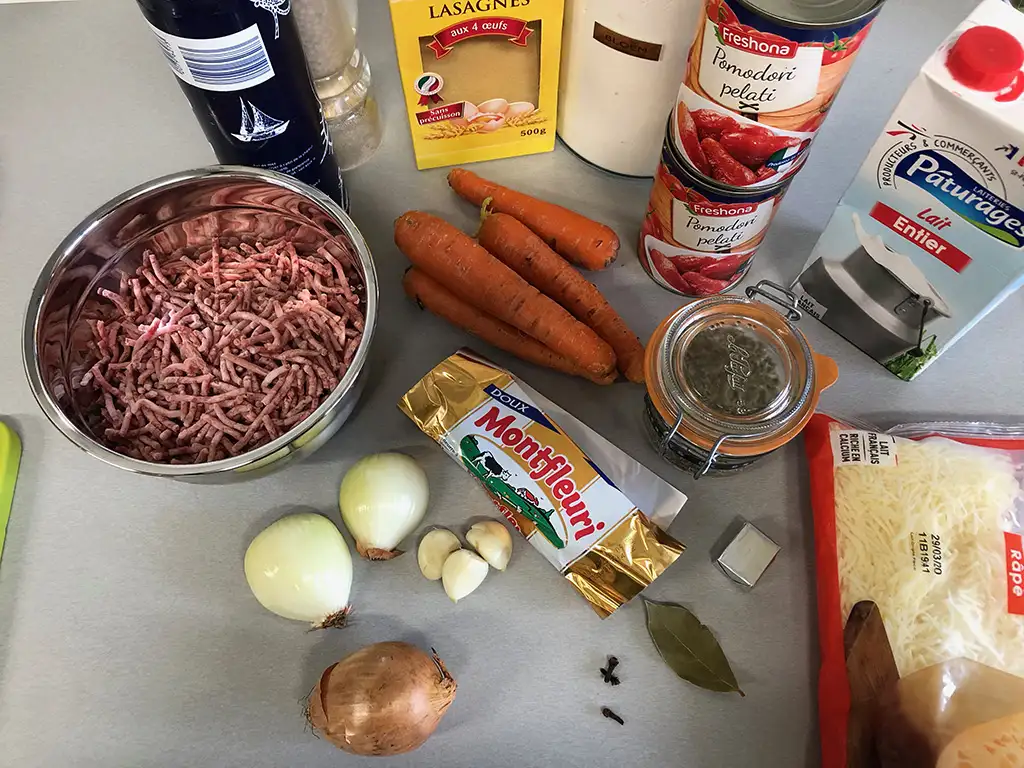 Lasagna bolognese ingredients