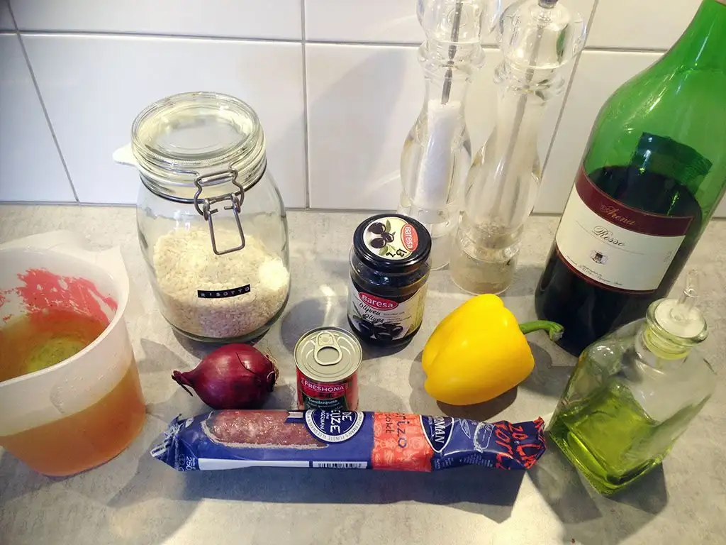 Chorizo and pepper risotto ingredients
