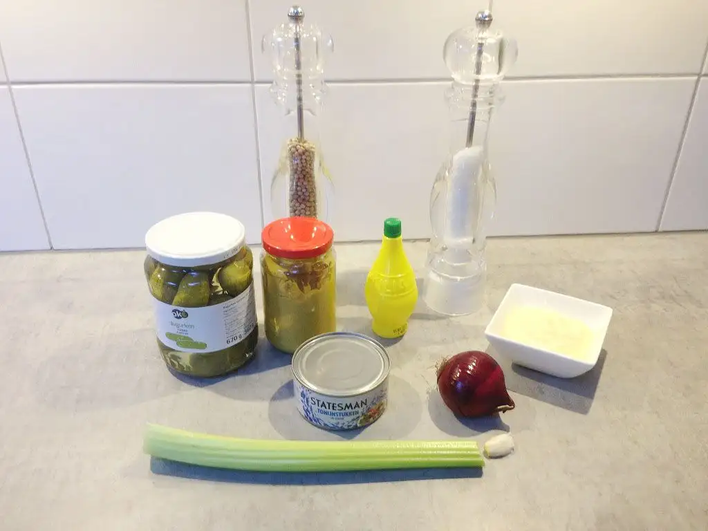Classic tuna mayonnaise salad ingredients