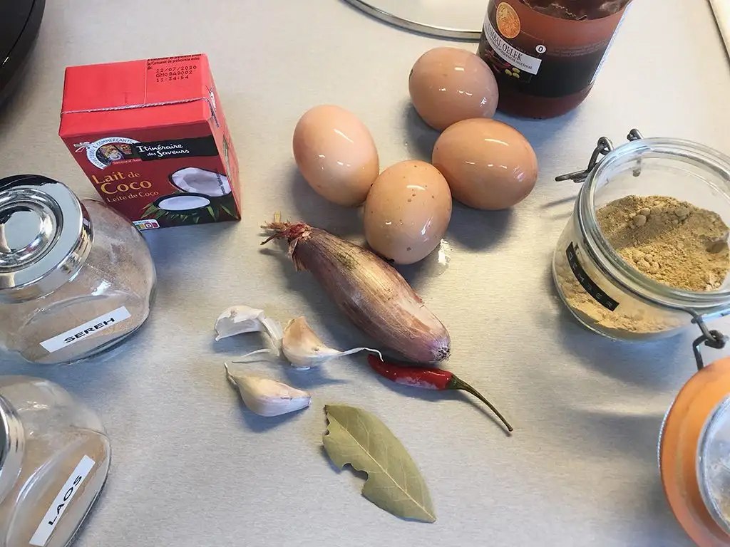 Sambal goreng telor ingredients