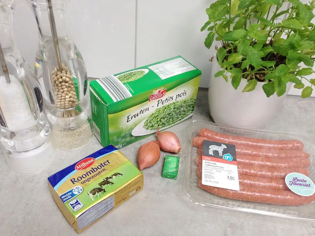 Lamb sausages with minted pea puree ingredients