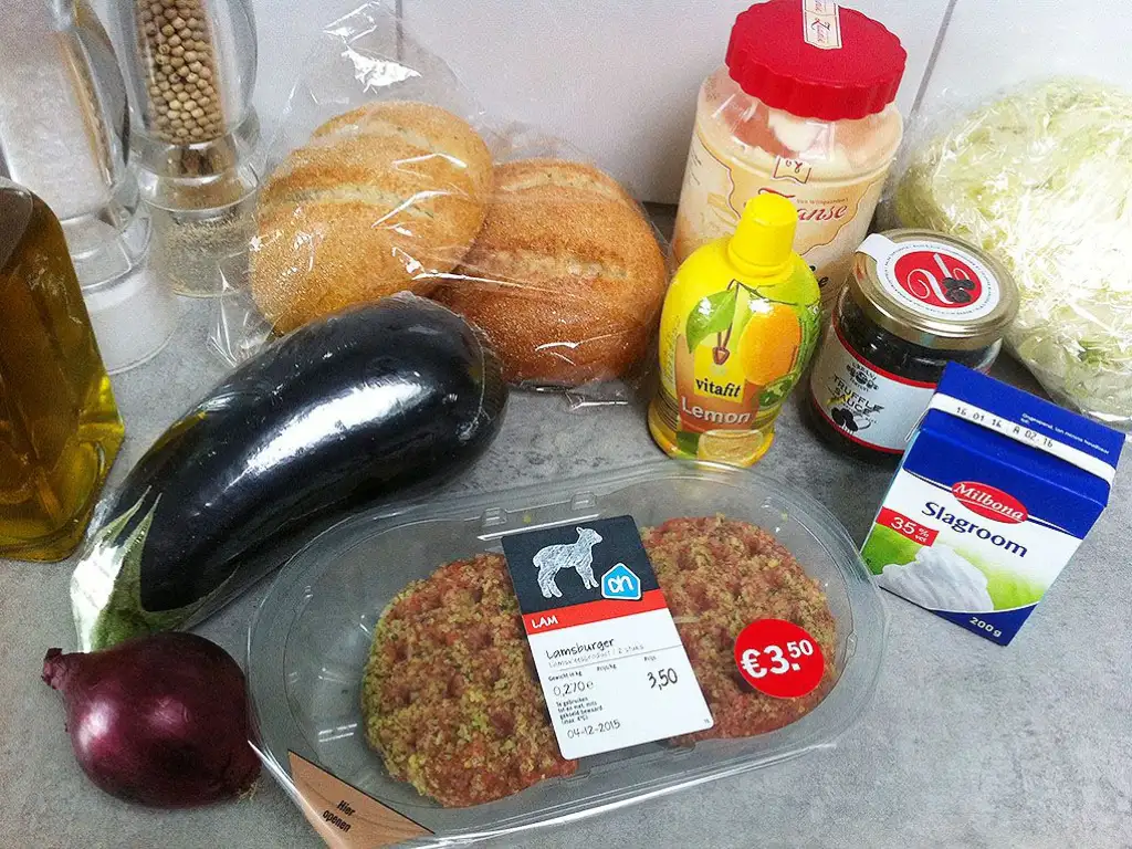 Lamb burger with truffle mayonnaise ingredients